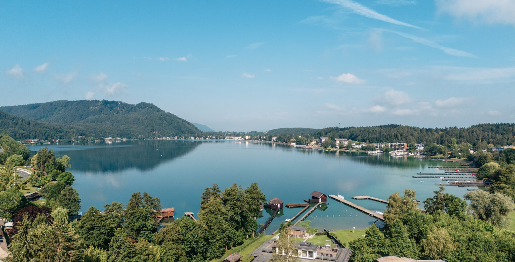 Panorama des Klopeiner Sees mit Badesteg